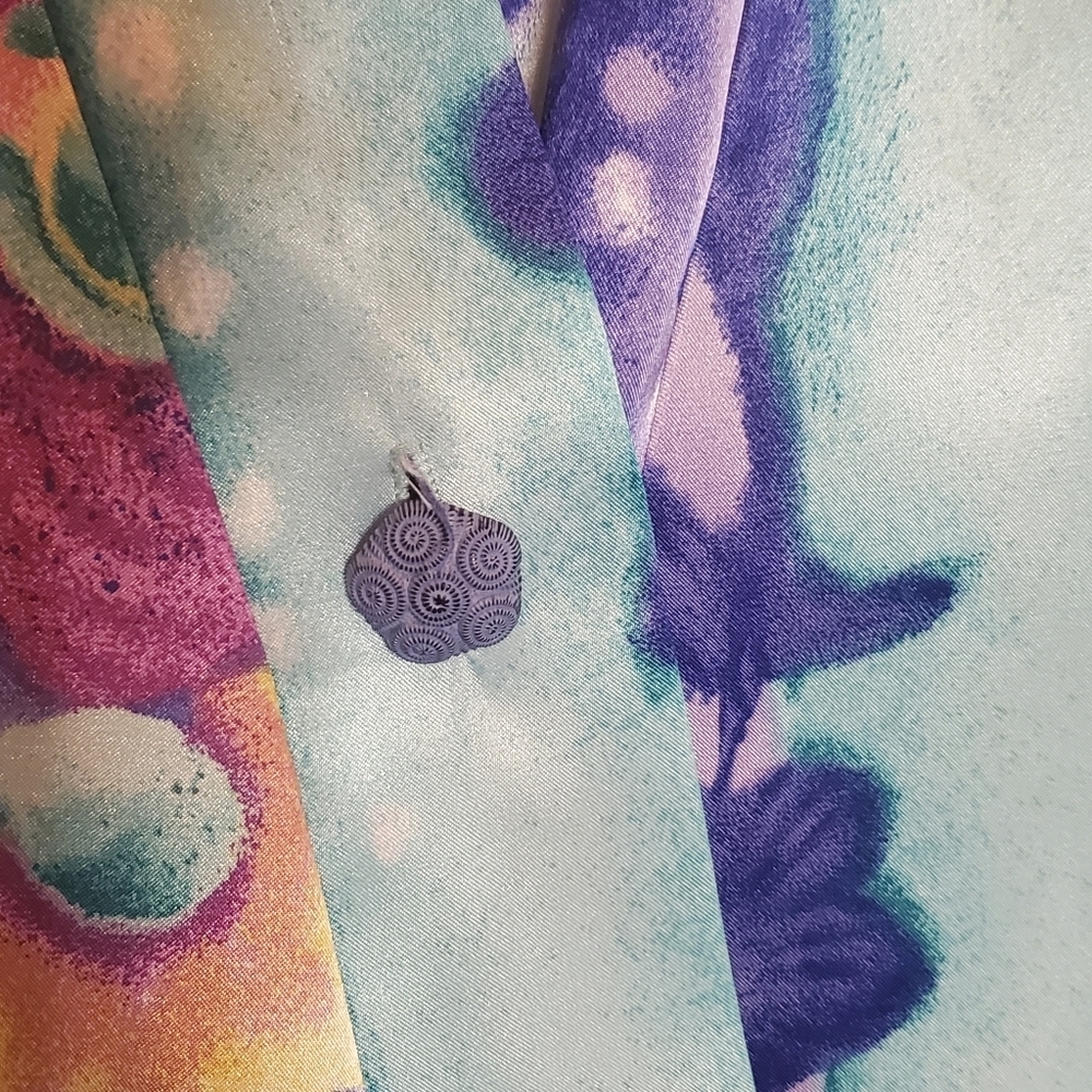 Beautiful Floral Robe - Picture 4 of 8